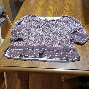 Fair Condition Basic Editions Red Black White 3/4 Sleeve Geometric Rose Blouse